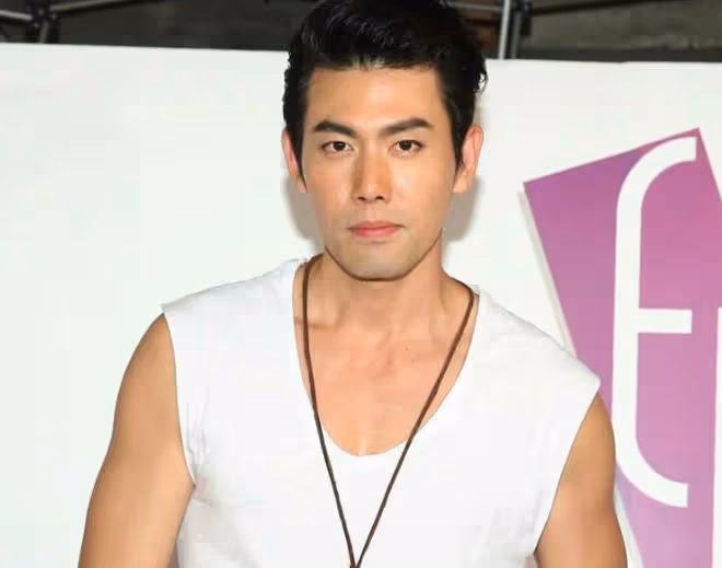 33歲女星李致確診，所在劇組已累計7人染病，堅持不停拍被質疑