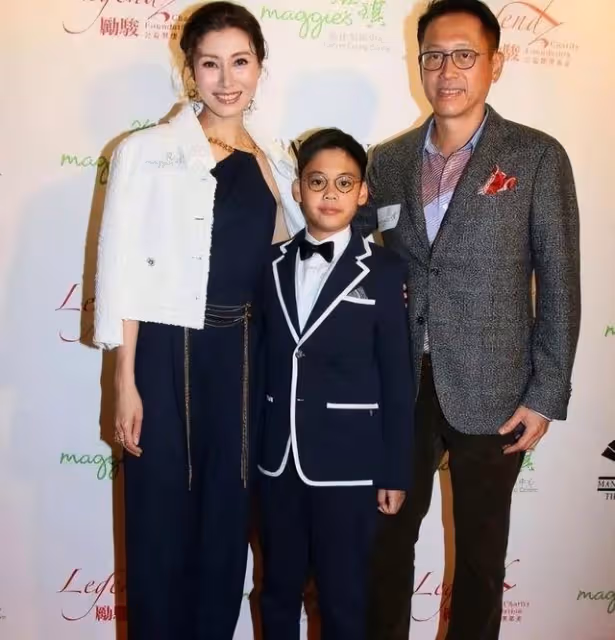 李嘉欣11歲兒子曬近照,小小年紀經營網店,傳成年將繼承巨額財產