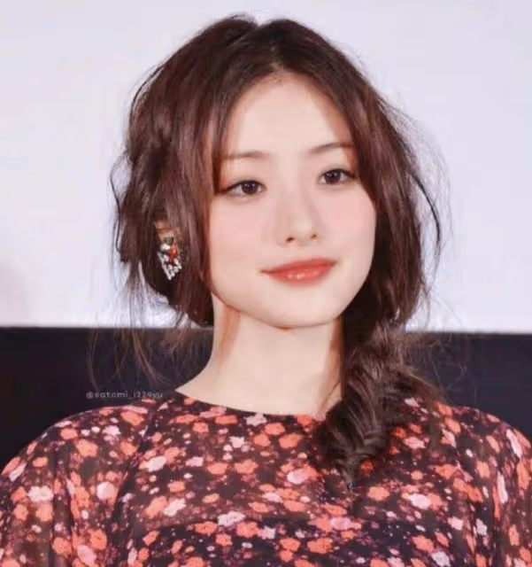 36歲石原里美升級當媽!嫁素人老公超幸福,兩人相識一年就結婚