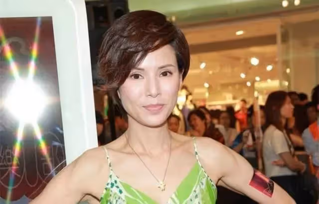 59歲鐘楚紅登封面,美人真的不老嗎?林青霞王祖賢張曼玉近照曝光