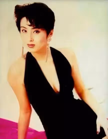59歲鐘楚紅登封面,美人真的不老嗎?林青霞王祖賢張曼玉近照曝光