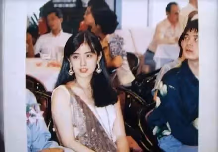 59歲鐘楚紅登封面,美人真的不老嗎?林青霞王祖賢張曼玉近照曝光