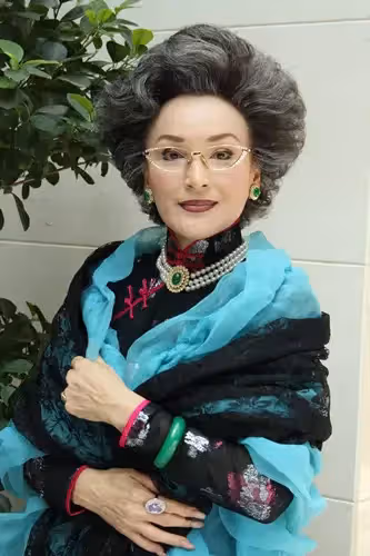 從少女演到白頭!曹西平不捨嘆「陳莎莉奉獻螢幕50多年未受尊重」:太欺負人 今挺身護航「盼幫老友奪終身成就獎」