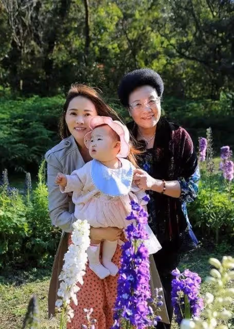 媽,哥離婚了,他的房子歸我了吧?姑娘,你是哪位?
