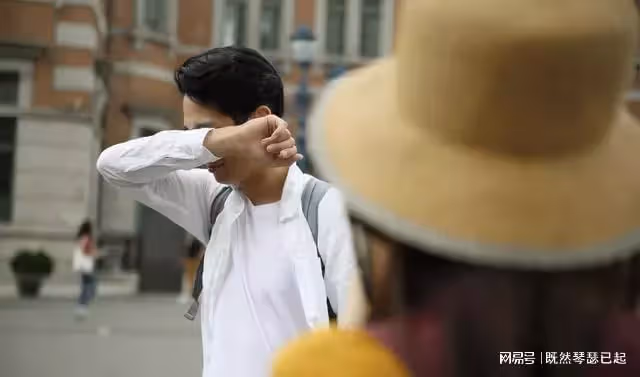 當年生娃老公給我加了片肉,被他媽罵哭,如今她要每月給我兩千