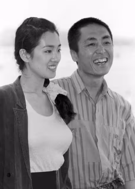 無法重拍的舊照,張國榮抱著梅豔芳,躺地上的老佛爺,給王祖賢伴舞的劉德華