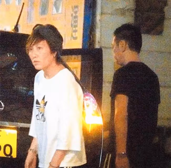 57嵗陶大宇準備再婚!近照顯憔悴,相戀10年女友打扮樸素相貌平凡,曾因1個錯誤婚姻事業皆失敗,如今洗心革面重獲新生