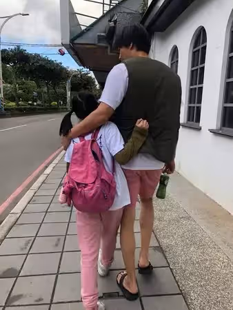麵店沒水喝！黃登輝女兒抱怨「好爛喔都沒有水」　萁萁瞬間變臉「以後絕不買給妳」虎媽教育被讚翻