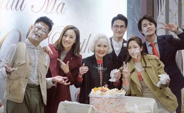 曾是當紅花旦,TVB77歲老戲骨告別作播出,與老公恩愛半世紀