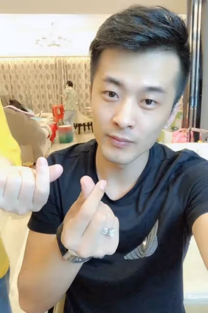 辛巴事件後續，否認假貨，給消費者退全款，官方：有人偽造公章