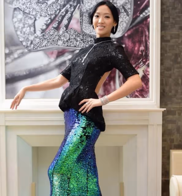 李立群父女上海隔離，31歲女兒氣質出眾，與黑人初戀分手一直單身