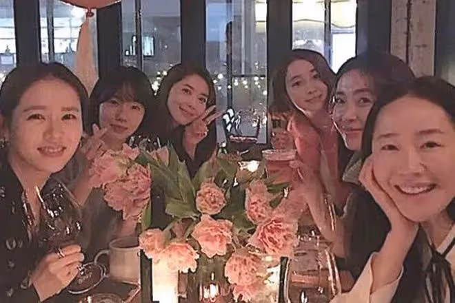 出生就有演藝界最強姨母團?元祖韓流女神晉升幸福媽媽!