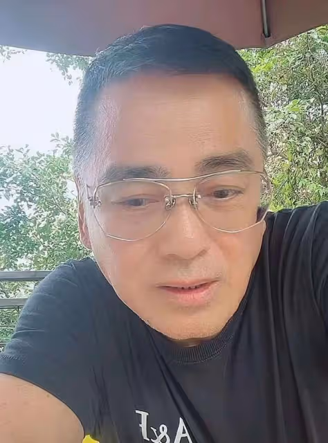 TVB視帝與女友多次傳好事近,未來岳父為之著急,開直播不忘催婚