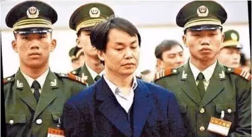「世紀賊王」竟是成龍舊相識,賭亨何鴻燊家中500保鏢防綁架