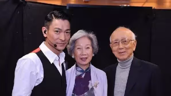 劉德華父母買菜「保鏢司機7人隨行」朱麗倩去平價美容院「花銷曝光」:出乎意料
