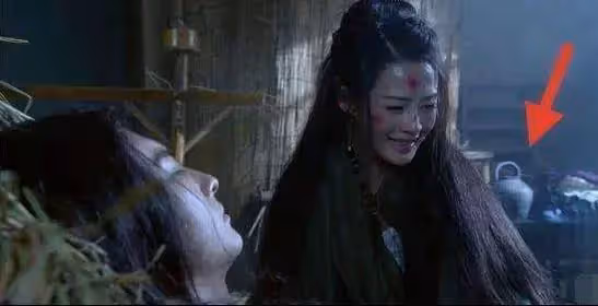 最尷尬的穿幫：楊冪的身材超好，古力娜紮很尷尬