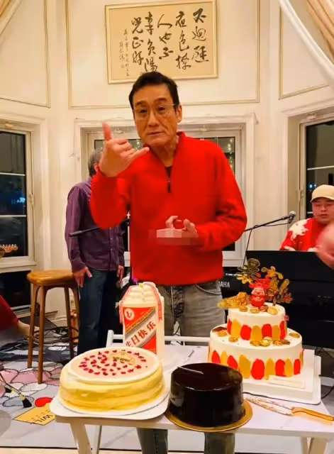 鐘鎮濤梁家輝聚會,意外曝光上海豪宅內景,掛滿名貴字畫裝修豪華,壁櫥全是大理石,財力十分雄厚