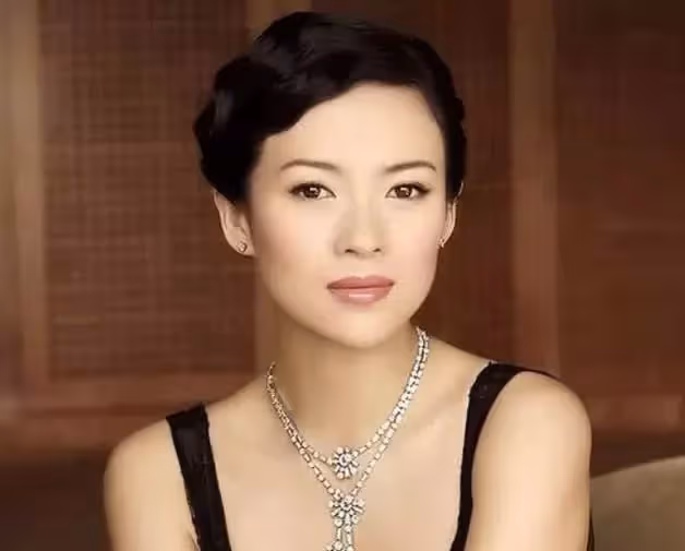章子怡年輕時有多美?18歲大學照片曝光,這才是真正「玉女掌門人」
