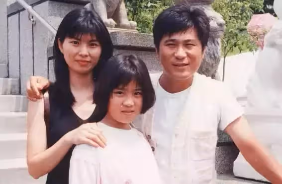 胡瓜失婚20年,內幕首曝光,是當年妻子主動放他走「不當愛人是家人」2人20年情誼惹哭網:最佳前妻