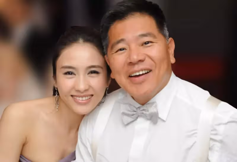 凍齡女神！50歲黎姿素顏依舊在線，穿緊身衣曬拉伸照，腰細腿長皮膚緊致，網友：保養的真好