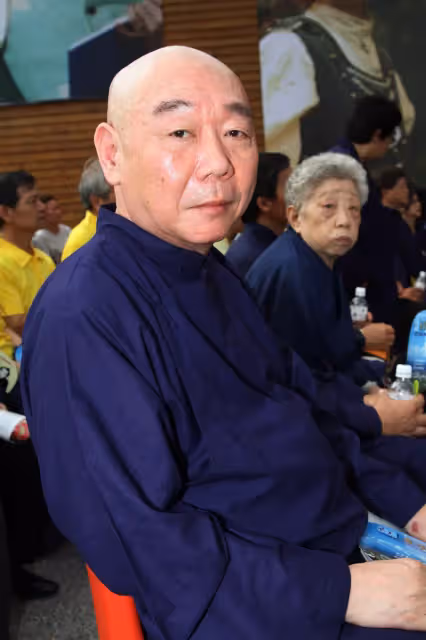 喜劇泰斗「最後一次通告」200人到場:淚憶生前好 劉德華「跨海送花」銘記對方恩情