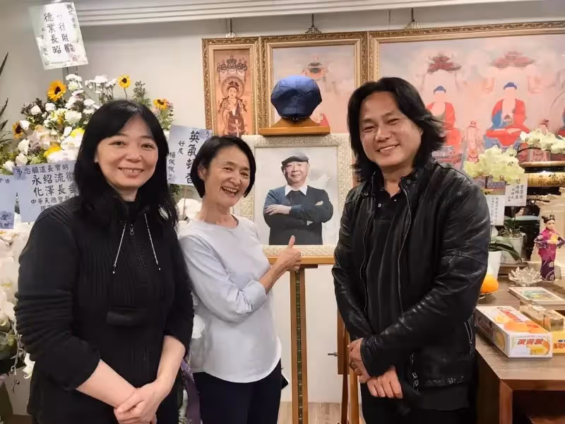 喜劇泰斗「最後一次通告」200人到場:淚憶生前好 劉德華「跨海送花」銘記對方恩情
