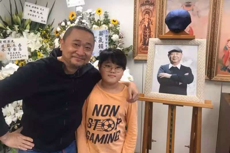 喜劇泰斗「最後一次通告」200人到場:淚憶生前好 劉德華「跨海送花」銘記對方恩情
