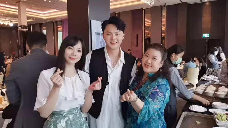 《戲說台灣》資深男星驚傳病逝!四方曬合照「悲痛證實噩耗」 好友不捨悼:一生愛演戲是「台灣001號童星」
