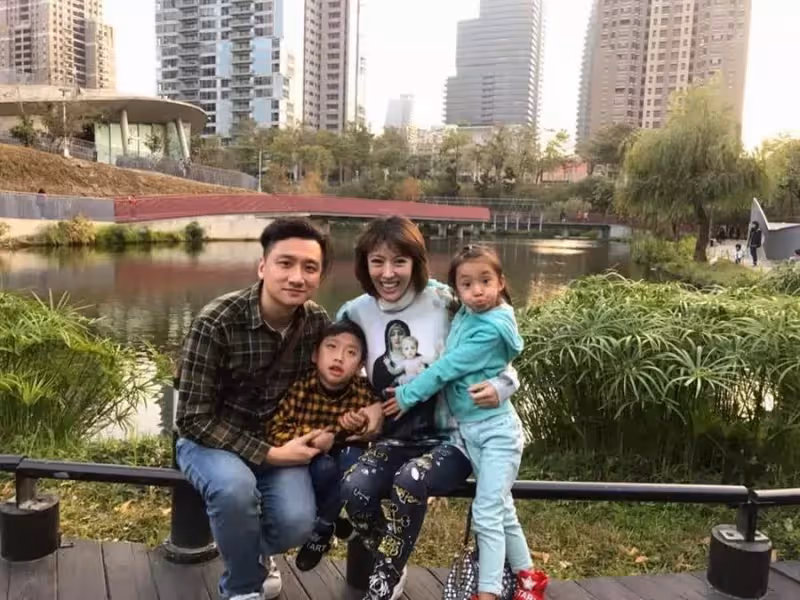 《戲說台灣》資深男星驚傳病逝！四方曬合照「悲痛證實噩耗」　好友不捨悼：一生愛演戲是「台灣001號童星」