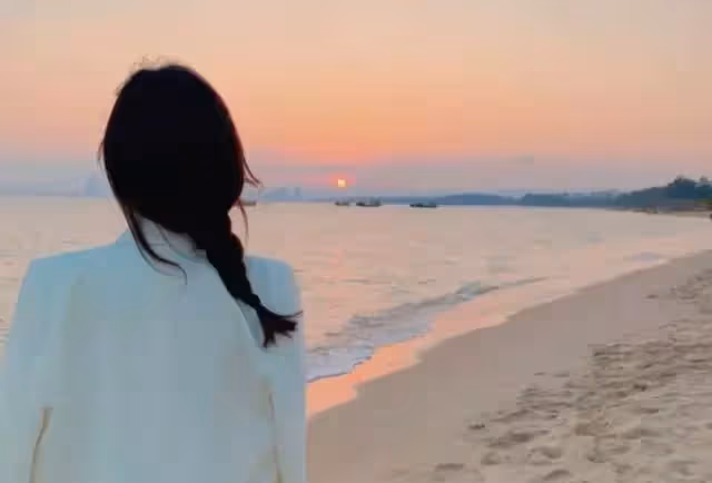 婚禮上被前夫女兒扔雞蛋,婆婆還把前兒媳的婚紗照掛在我們婚房裡