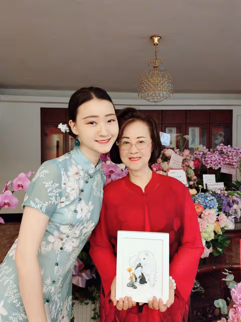 瓊瑤高顏值孫女曝光　逾3億豪宅「可園」清拆前大公開
