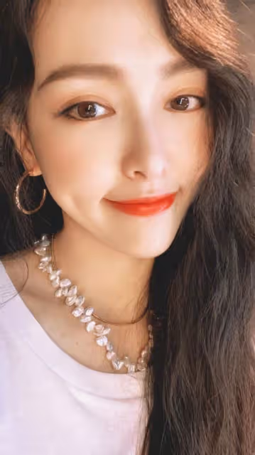 辣媽唐嫣「產後首曬半身照」!對鏡甜笑少女感依舊「坐下後真實身材」秒現形:狀態好壞一目了然