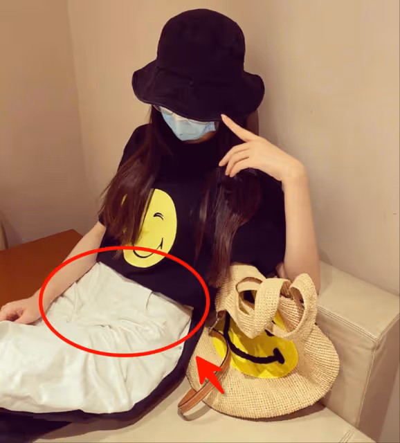 辣媽唐嫣「產後首曬半身照」!對鏡甜笑少女感依舊「坐下後真實身材」秒現形:狀態好壞一目了然