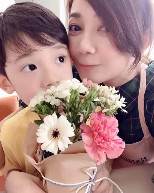 梁靜茹首度曝光「5歲兒超Q正面照」!神複製媽媽「長睫毛迷人大眼」網融化:長大一定是校草