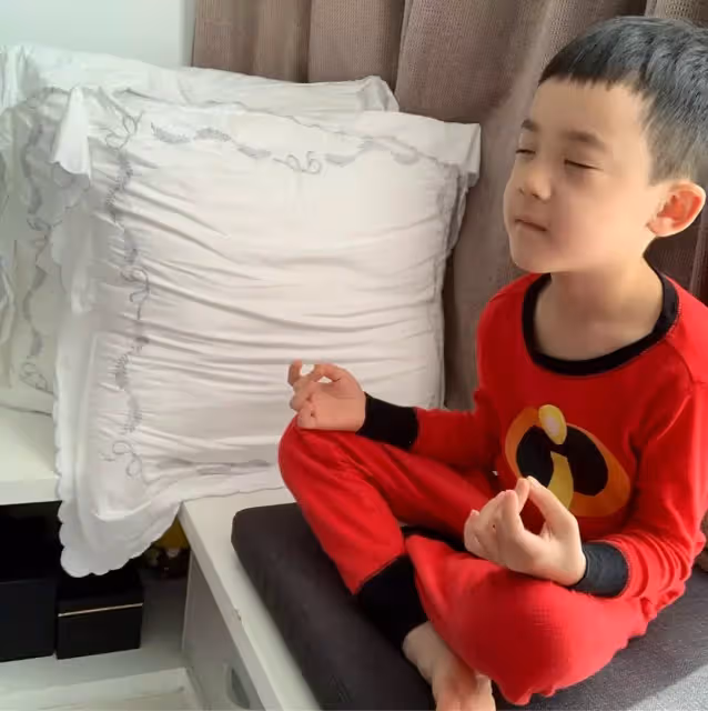 梁靜茹首度曝光「5歲兒超Q正面照」!神複製媽媽「長睫毛迷人大眼」網融化:長大一定是校草