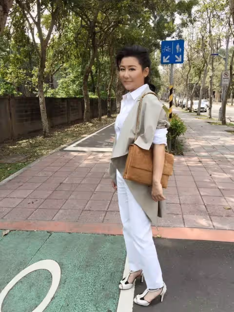 16歲撐起全家!藍心湄淚憶「代已故哥哥扛責」替父還3千萬「26歲才有存款」友人曝:賺來的錢全給雙親