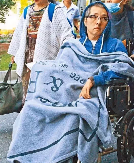 才53歲!音樂人袁惟仁近況不佳,被判定為植物人,子女疏離生活陷入困境,前妻欠債百萬「兒子靠貸款上學」