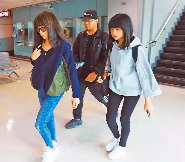 才53歲!音樂人袁惟仁近況不佳,被判定為植物人,子女疏離生活陷入困境,前妻欠債百萬「兒子靠貸款上學」
