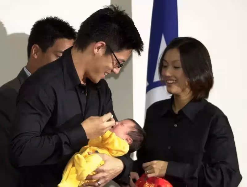 童話婚姻破滅!蔣友柏曾喊「不可能離婚」:只愛老婆跟女兒 如今背叛妻子「贍養費還不歸還」被告上法院