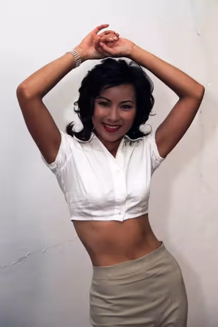 58歲的李美鳳罕現身，電眼美人風韻猶存，失婚1年再嫁，靠二婚贏回人生