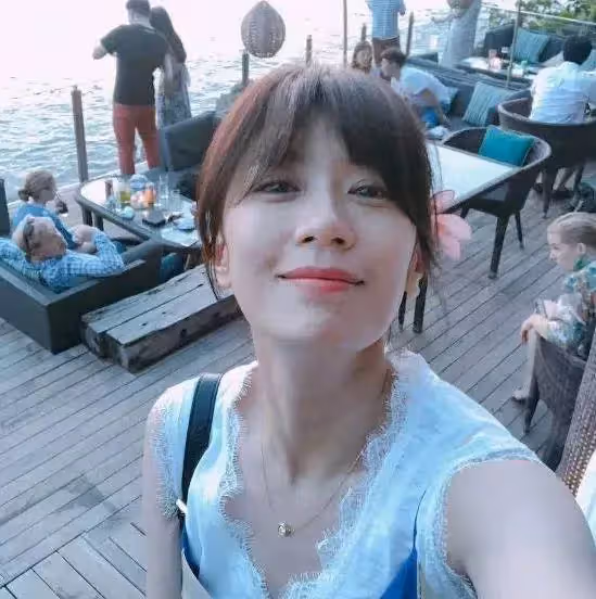 賈靜雯千萬豪宅太舒服!她表示「可以在家裡跑步」,47歲也是滿滿少女感