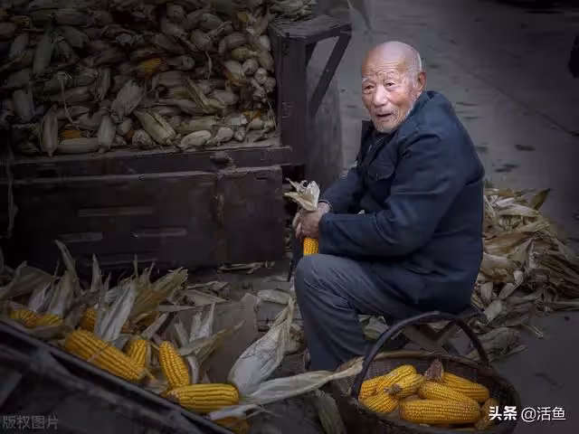 男子收留老人兩年,才知道和他的兒媳是熟人,妻子:好事做到底