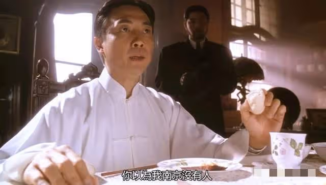 群星參加顧寶明追思會！金士傑淚崩被人攙扶離場，劉德華含淚回憶