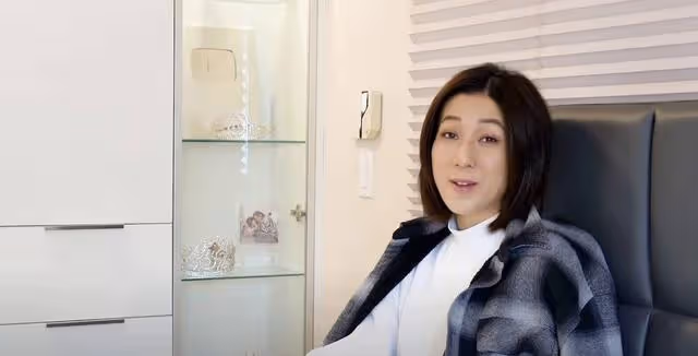 38歲鍾嘉欣自曝變得情緒化，懷三胎達成老公心愿，此後或選擇封肚