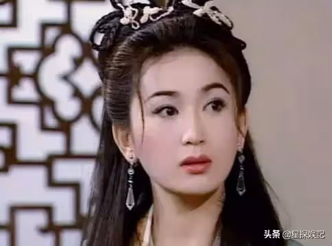 她15歲出道!差點被親媽賣掉換錢 嫁富豪「恩愛19年不生子」今56歲與養子親如姐弟