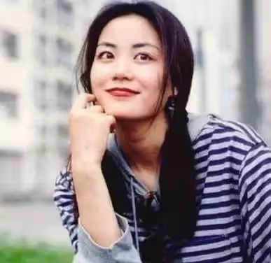天后王菲的肆意人生:兩婚兩離生兩女「和謝霆鋒只戀愛」不結婚 今「女兒成婚姻照妖鏡」掀熱議