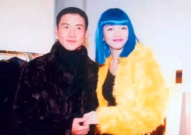 無法重拍的瞬間：抱沙袋的周星馳，玩手機的宋江，摟李小龍脖子的「肥肥」