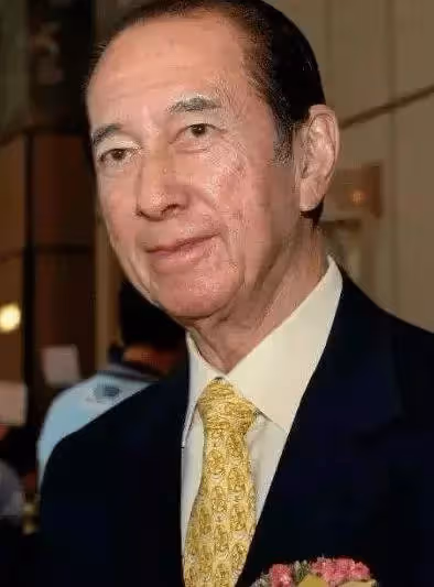 情路坎坷！何超瓊因賭王強迫「只能嫁豪門」卻被李嘉欣奪夫　舊愛陳百強猝逝「痛哭扶靈」今現況：商業帝國女王