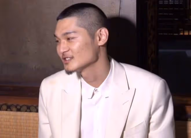 金曲歌王被曝趁妻子孕期出軌,一度承諾與小三分手,對方年僅20歲