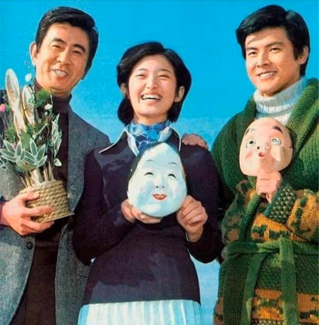 顏值頂配的神仙情侶,說的就是山口百惠與三浦友和,老照片見玄機
